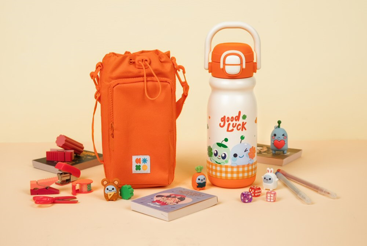 새학기 응원 담은 홈런 브랜드 굿즈 ‘텀블러&파우치 세트’ 출시